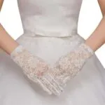 כפפות תחרה קצרות לנשים, אלגנטיות, קלאסיות ונוחות (שחור/לבן) תמונה 9