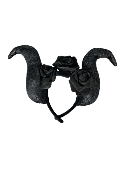 קשת מליפיסנט מפוארת עם פרחים שחורים